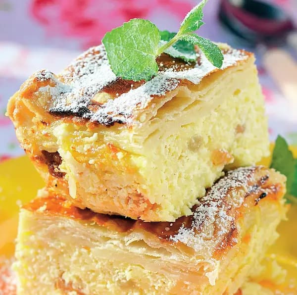 Plăcintă cu brânză dulce la cuptor