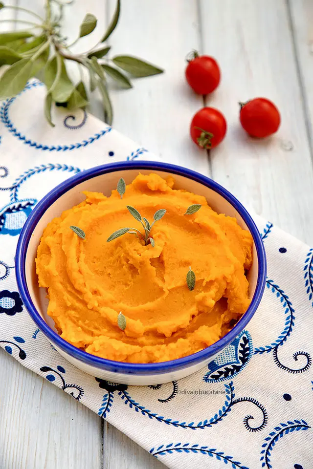 Piure de cartof dulce cu ardei gras (după 8 luni)