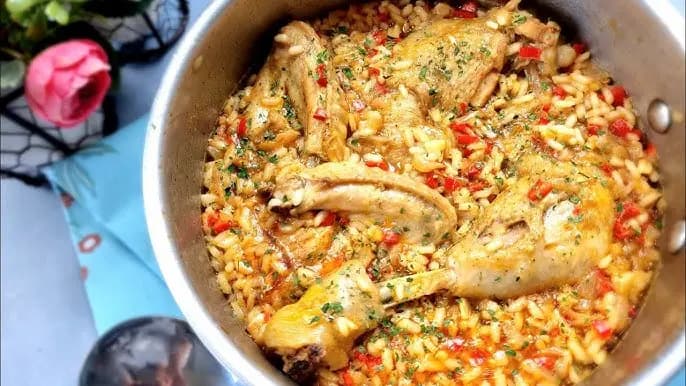 Pilaf de orez cu legume și pui